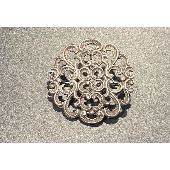 Vintage Sterling Silver Filigree Brooch Pendant Round Ornate Swirled 1 3/4 in - Picture 2 of 7